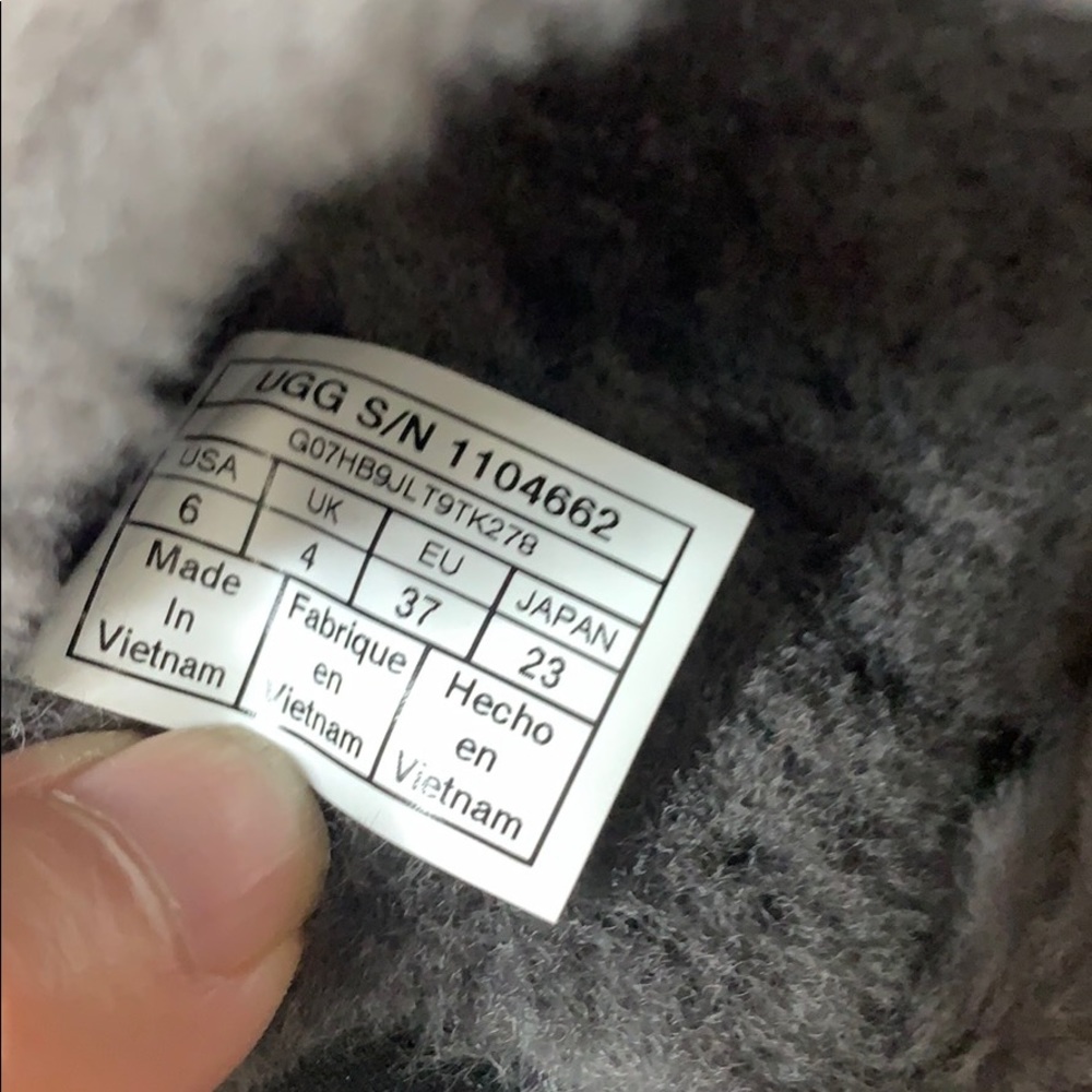 UGG Fuzzy Slippers - Picture 9 of 10